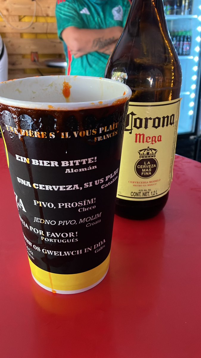 suprcadena's tweet photo. Puto domingo maldito, me dan ganas de pistear macizo. ☀️🍺 https://t.co/JbHVOOAcN8