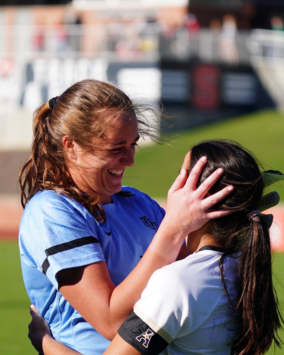 That feeling when you both make Top Drawer Soccer's Top 100 Player list!

Congrats <a href="/carol_delisle/">Caroline DeLisle</a> and <a href="/daryarajaee/">darya</a>!