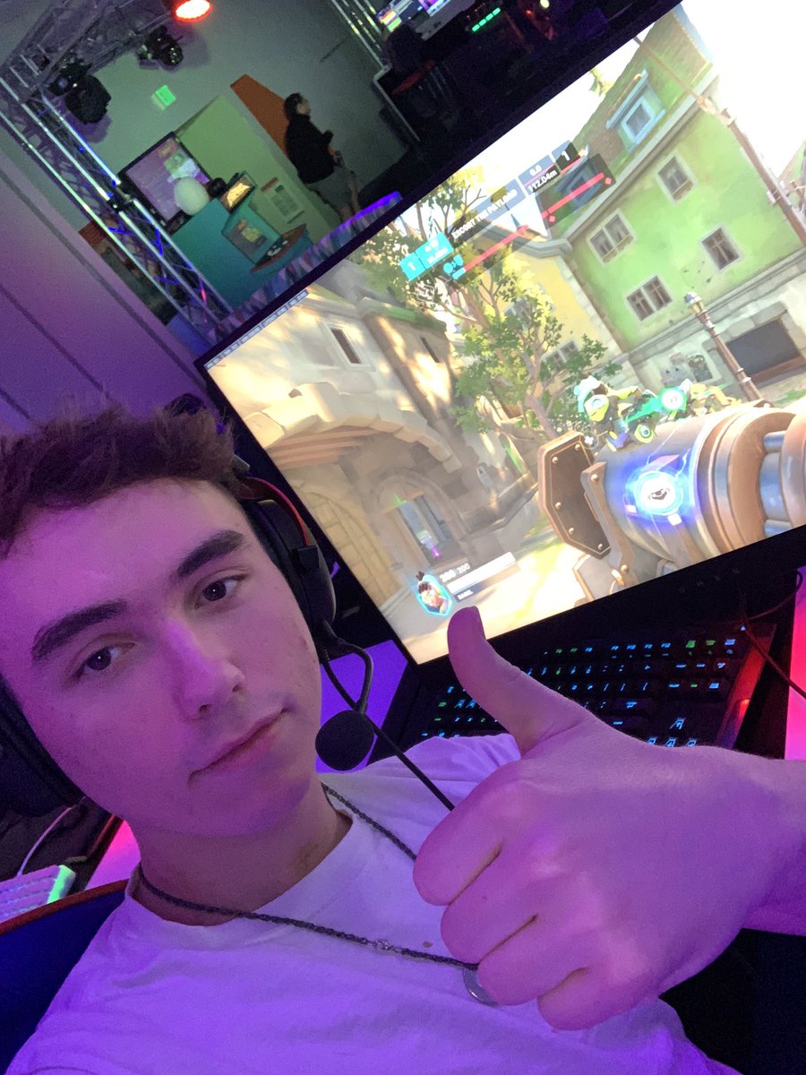 A Large Bagel tweet media