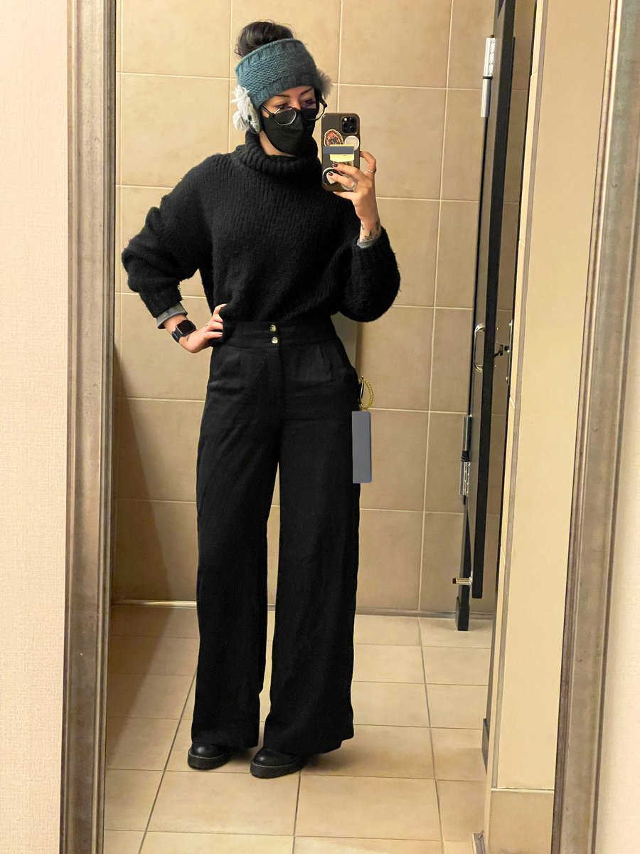 BellaBakebrain's tweet photo. Yesterday work outfit yay https://t.co/8FxW14CK7i