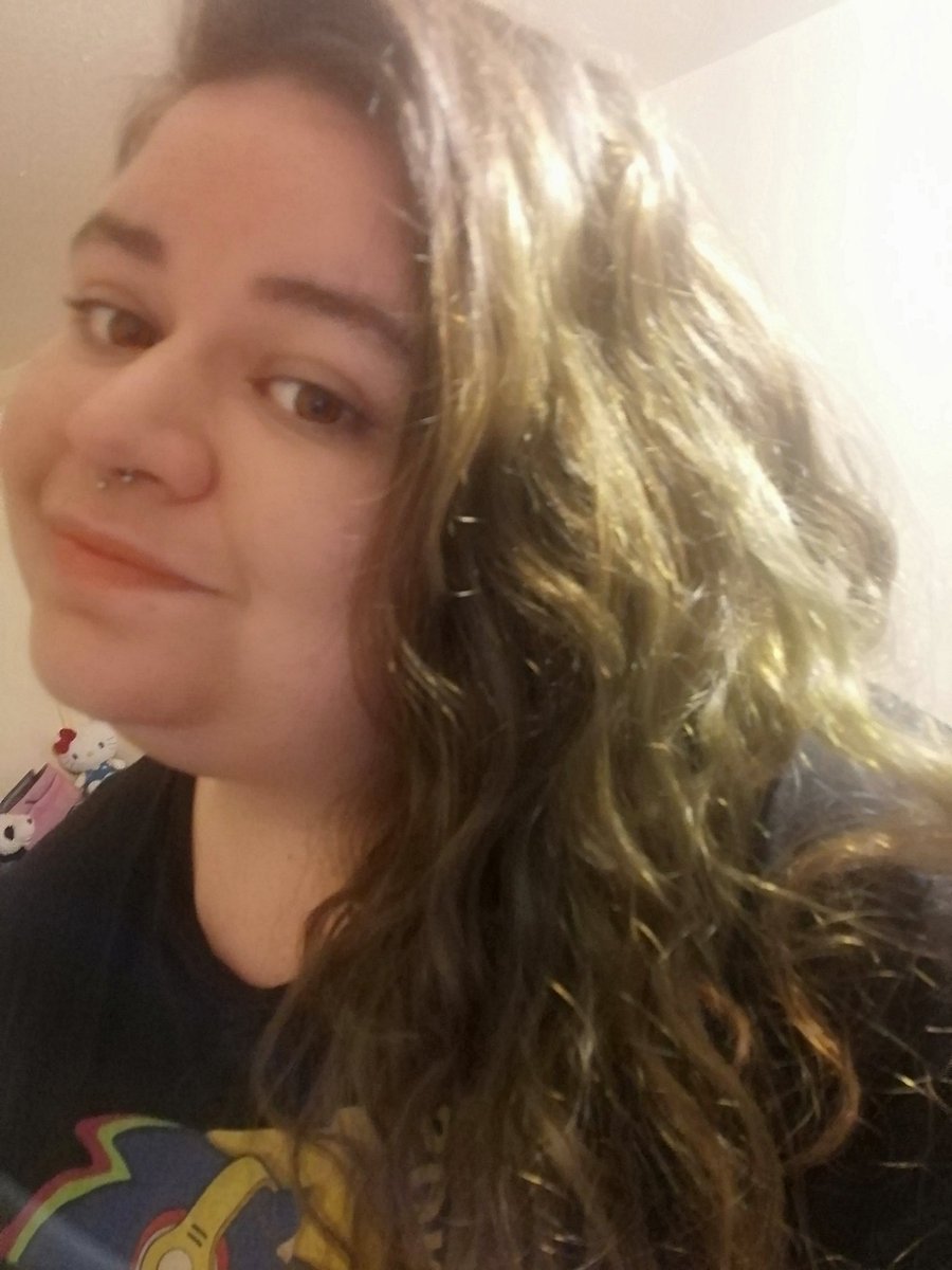 NerdTrashJen's tweet photo. Washed my hair earlier and put it up, ignored it all day and now my hair's gone all curly right as I'm about to sleep. Fml. https://t.co/RYiUSclXAX