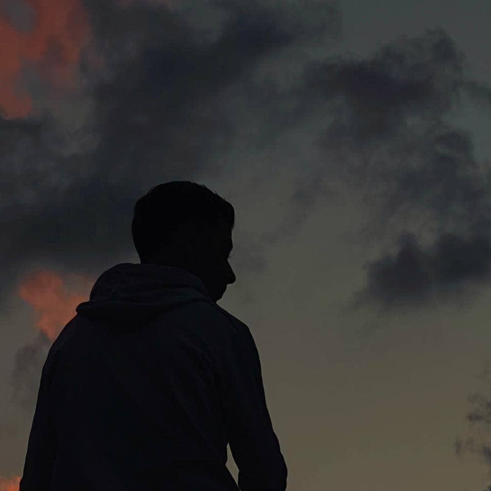 وفي الآخر هتلاقي إن كلها بتدور على مصلحتها، وإنت بس اللى لسة مدورها جدعنة !!🖤🔥