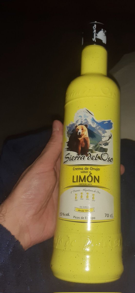 NotInMyHouse26's tweet photo. ¡Enhorabuena a @PardofanPB quien seguro estará orgulloso de su #SierraDelOso 🐻🐼, por la consecución de su 5° Alquitara de Oro!😁🤪😜 Café con leche, la crema normal, fresas con chocolate, manzana y mi fav🍋
https://t.co/UT4mlbMLwY
#FiestaDelOrujo
#Potes
#Liebana
#PicosDeEuropa https://t.co/Ob5p045k6x