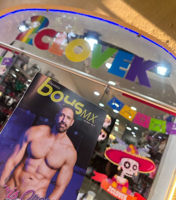 La boutique @2Clovek se encuentra justo en la enigmática #PlazaDel?ngel en Zona Rosa de CDMX. Su moda