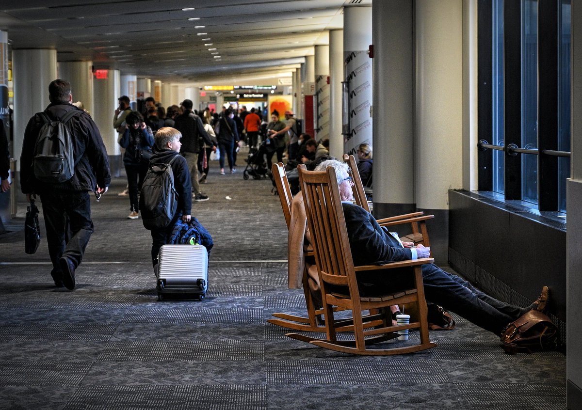 pwgphoto's tweet photo. "Baltimore, BWI Airport here. The Paulie has landed." And made a picture.
Just got back from @atlantaseminar.
Walking in D Concourse after getting off the plane I saw this dude lounging in the rocking chair. I loved the contrast of the busy people walking by.
#ATLPJ #ATLPJ50 https://t.co/eeyGeLny1C