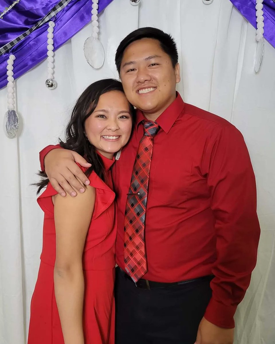 lee_christinay's tweet photo. Happy HM♡NG New Year fr. us to you! 🫰😘💜🖤 #hmong #hmongclothes #hmongnewyear #teacheroffduty #culture #cultureappreciation #weekendvibes https://t.co/bB0QGN5KES