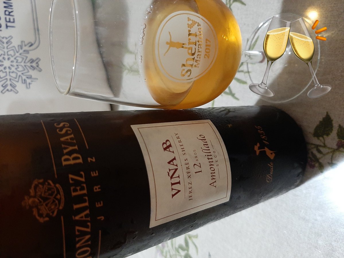 Rafaedgere's tweet photo. #Day7 cerramos #SherryWeek2022 con un el @VinosJerez que más veces ha aparecido en estos desafios de @bodegastiopepe más de 10 años de #CrianzaBiologica #UnGranVino #ViñaAB #AmontilladoFino #OneDayOneSherry #OneYear365Sherrys
#BiologicalAging #SousVoile #VeloDeFlor https://t.co/g2SMoV9q6e