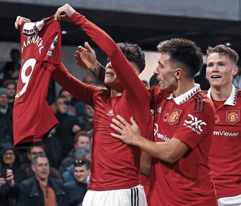 WayneSBarton's tweet image. Support the manager.

Support the club. 

Look to the future.