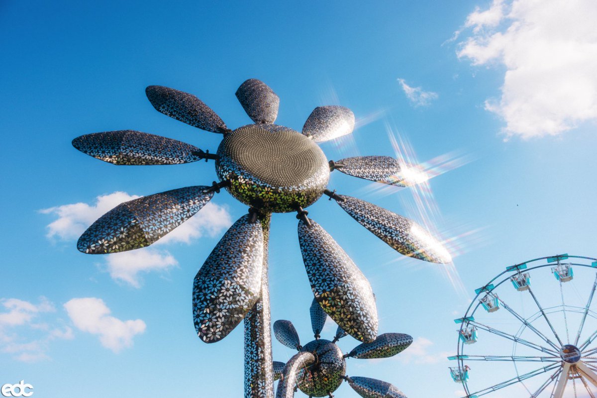 EDC_Orlando's tweet photo. Rising &amp; blooming into a world of our own.🌎 #EDCOrlando https://t.co/rDxBDUI0Z3