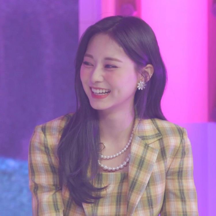 daily tzuyu smiling (@tzuyuthink) on Twitter photo 