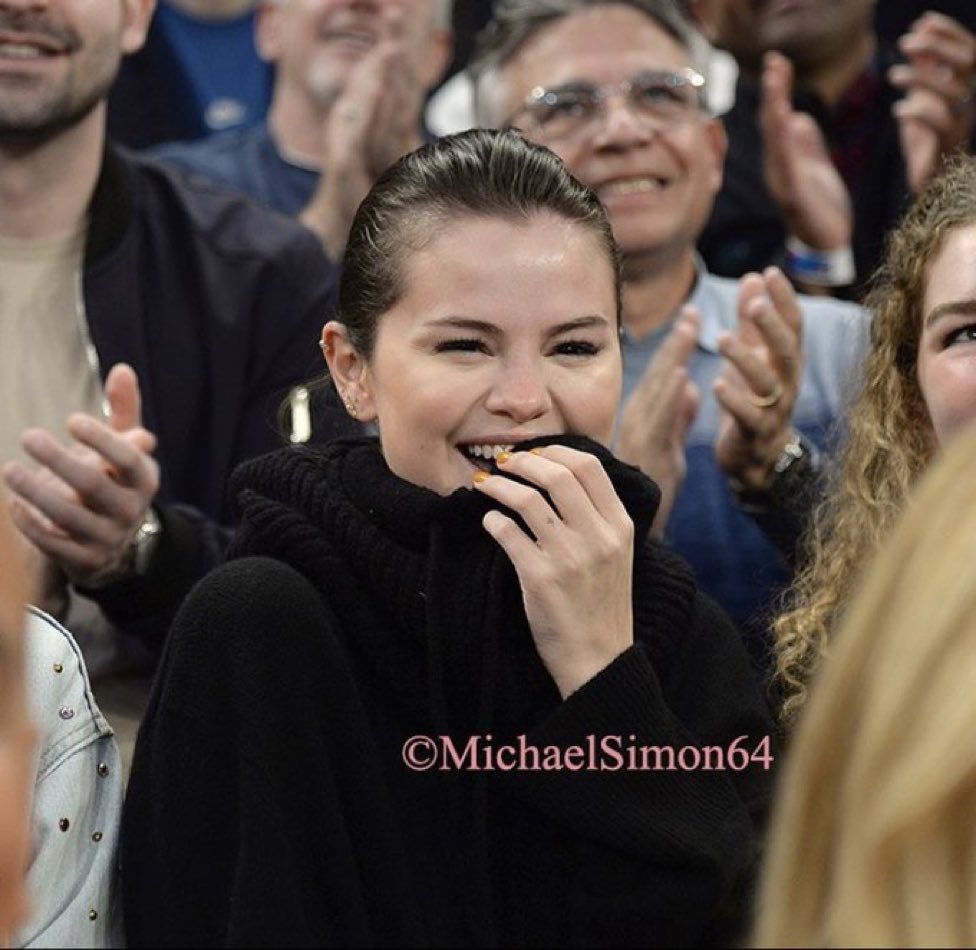 Selena Gomez News on Twitter "Selena Gomez attends a basketball game