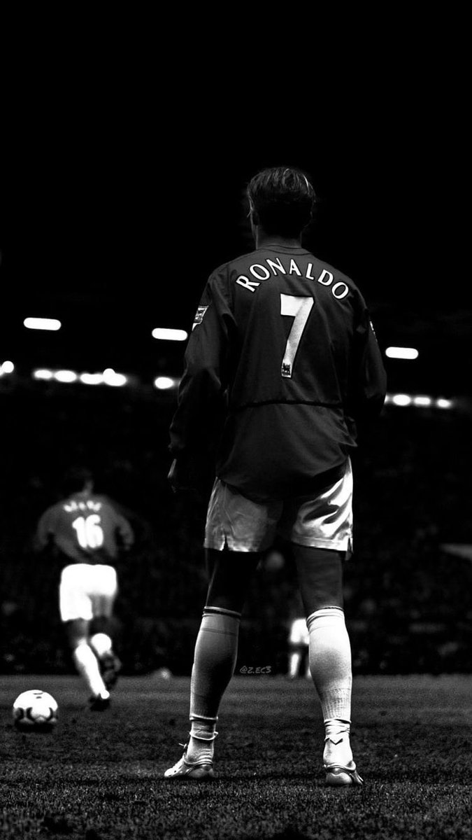 My goat was suffering from some pains and this shit street club Manchester United doubted his professionalism even when his daughter was hospitalised.
And two stupid coaches who never managed a big club though that ronaldo was a problem.
Nah he just spot on everything ❤️
#Ronaldo