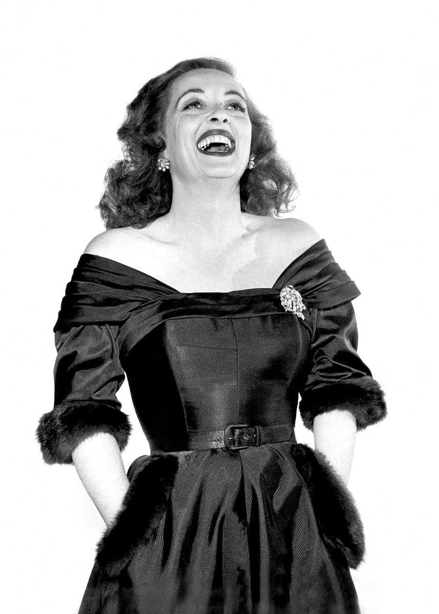 MelanieTait's tweet photo. Dear @randwickritz I loved your #Babsfest in 2020. Can you please do a #BetteFest? Davis and/or Midler.
I've even programmed it for you -
Midler: Beaches, Stella, Big Business, Ruthless People
Davis: All About Eve, Baby Jane, Now Voyager https://t.co/CjIV1n38Vz