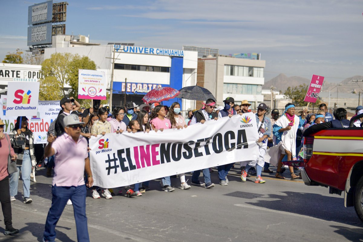 MaruCampos_G's tweet photo. ¡En #Chihuahua, cerramos  filas y defendemos la democracia! Ya fuimos punta de lanza en esta lucha y lo volveremos a ser.

#ElINEnNoSeToca https://t.co/N3nDJJqgYB