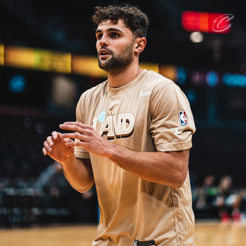 cavs's tweet photo. Sunday Night Basketball.
#CavsWolves Through the Lens ๐ธ