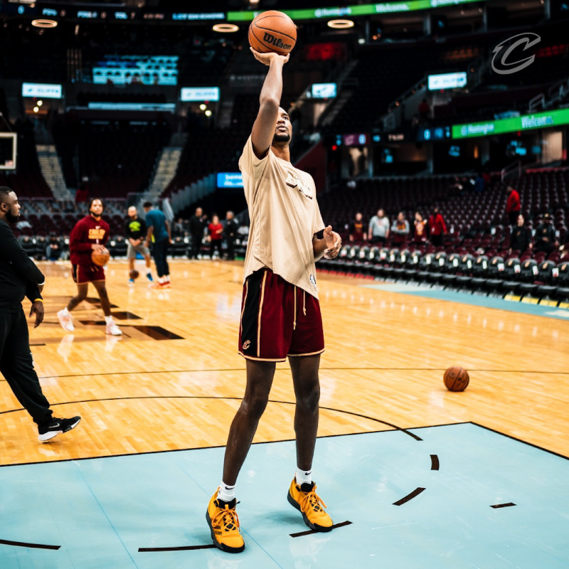 cavs's tweet photo. Sunday Night Basketball.
#CavsWolves Through the Lens ๐ธ