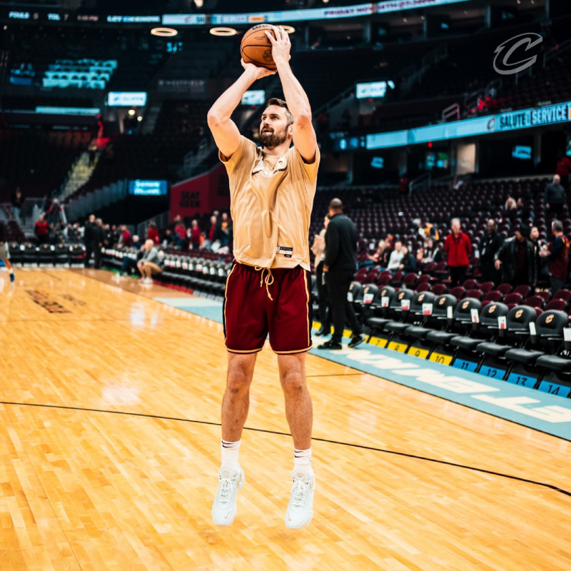 cavs's tweet photo. Sunday Night Basketball.
#CavsWolves Through the Lens ๐ธ