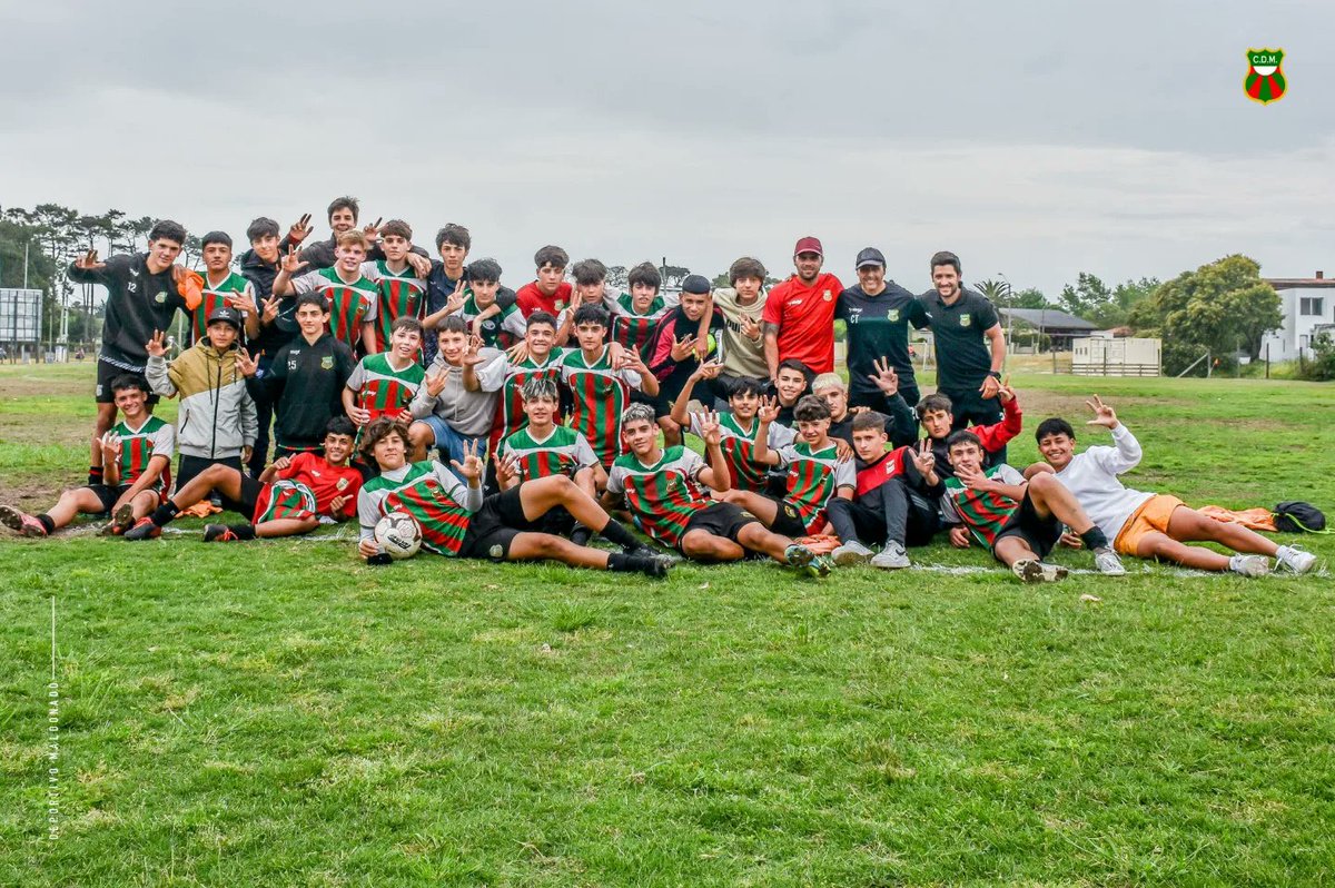 maldosad's tweet photo. #Formativas

Fin de campeonato!

SUB15
Deportivo Maldonado 1 Racing 0
⚽ Agustín Fernández

SUB14
Deportivo Maldonado 1 Racing 0
⚽ Joaquín Hierro

Con estas victorias nuestras Formativas se consagraron campeonas del campeonato uruguayo de @JuvenilesAUF A - Copa de Plata. https://t.co/G9lDlGDww8