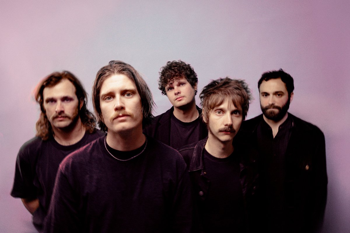 How about some NEW MUSIC?! Our next single 'Under The Sun' 🌞 is out November 23rd via Third Eye Stimuli Records 🌻 Pre-save it now to hear it first. Link 🔗 in bio. 
📸 Charlie Hardy