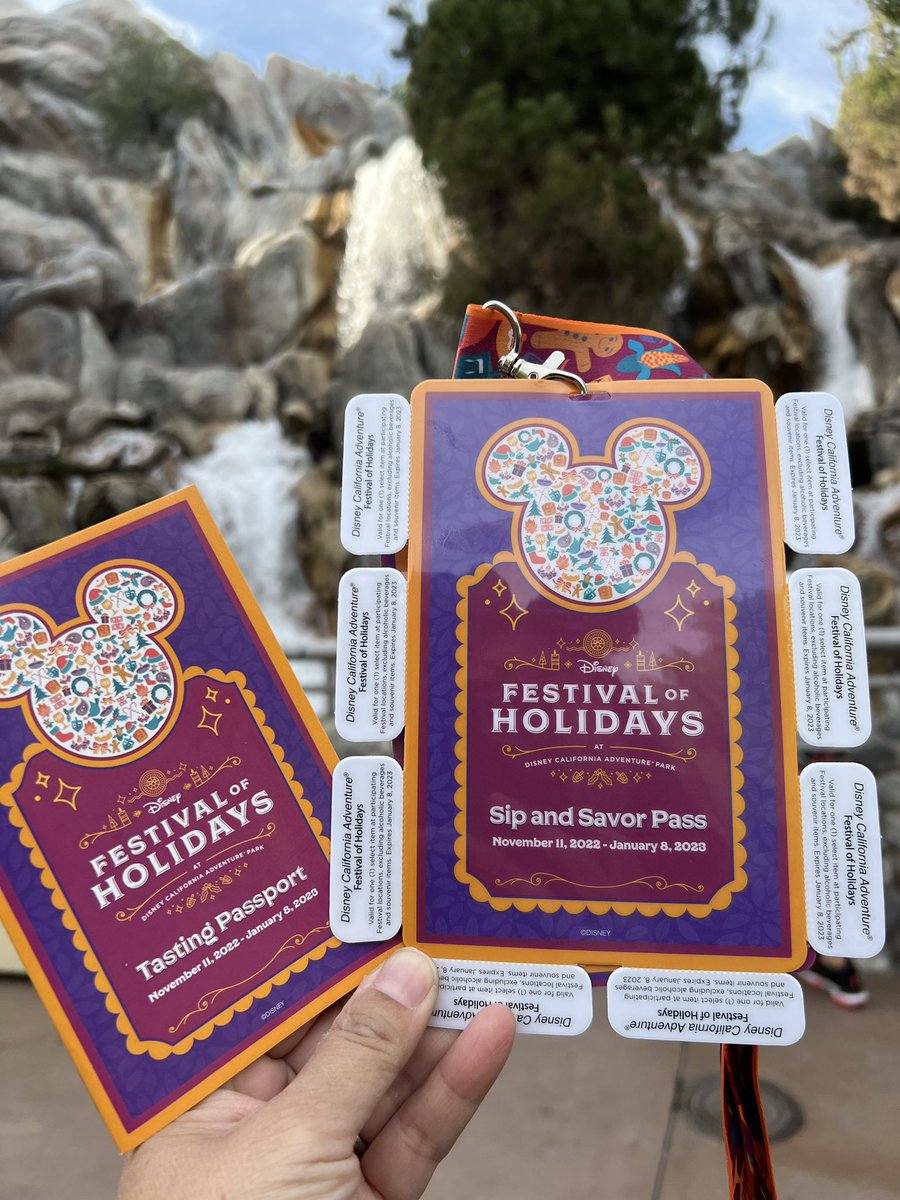 BobaMomAdv's tweet photo. Festival of Holidays is going on now till Jan 8th at #CAAdventures! Enjoyed the pork belly adobo, guava-melon lassi and lox bagel nachos. So good! 

#disneyfood #disneyfestival #DisneyHolidays #disneyeats #disneyparks #disneylandmagickey #holidaytime #disneymom https://t.co/pAGqmQitm4