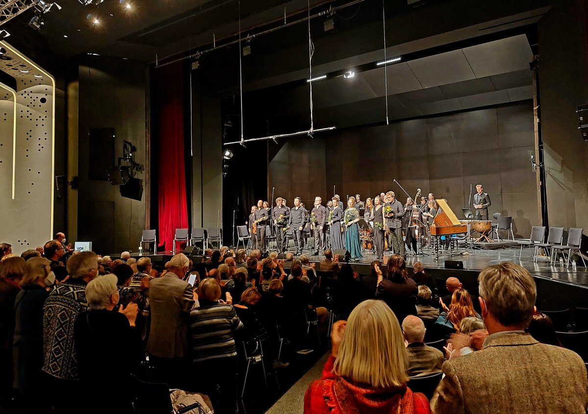 jekltwin's tweet photo. #Monteverdi, #Banchieri, #Croce, #Vecchi, #Wilbye, #Purcell, #Britten &amp; #Janequin by @ifagiolini + #JosephHaydn's #Lafedeltàpremiata by #CapellaAugustina &amp; #AndreasSpering at #TAMH22 🎶👏 #WDR3 #Festival https://t.co/a2n5I3Sp3g