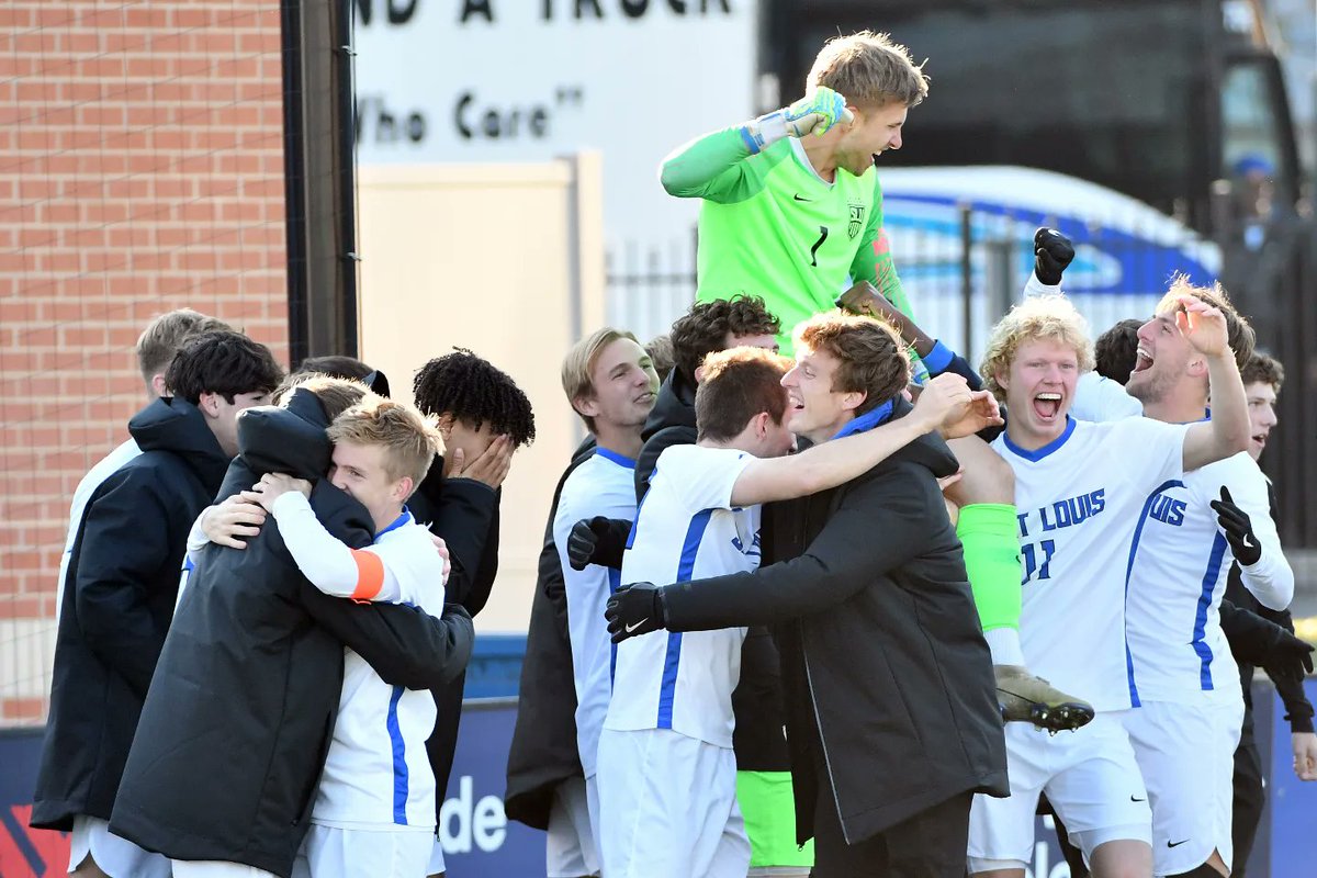 SLU_Billikens's tweet photo. 2022 @atlantic10 Champions! Back-to-Back 🏆🏆 https://t.co/5vaNtm437l