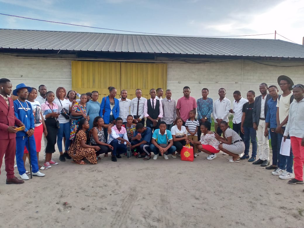 FabMfuamba2's tweet photo. La PJREC Asbl-ONG a tenue ce dimanche 13 Novembre 2022 à son siège à la Fikin de 14h à 16h une Assemblée extraordinaire. La lutte continue 🙏🙏🙏 https://t.co/jGJWaCQqJ6