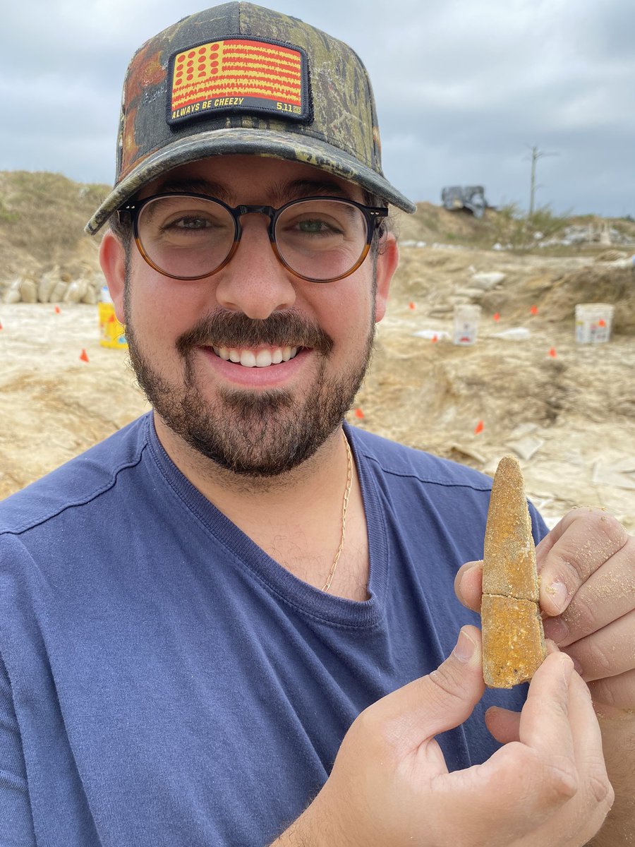 BlochLab's tweet photo. First day of Fall 2022 #Montbrook fossil dig with @FloridaMuseum volunteers! We are back on the 5-6 million year old gomphothere bone bed! #gomphopalooza @UFExplore https://t.co/sh415BvjfQ