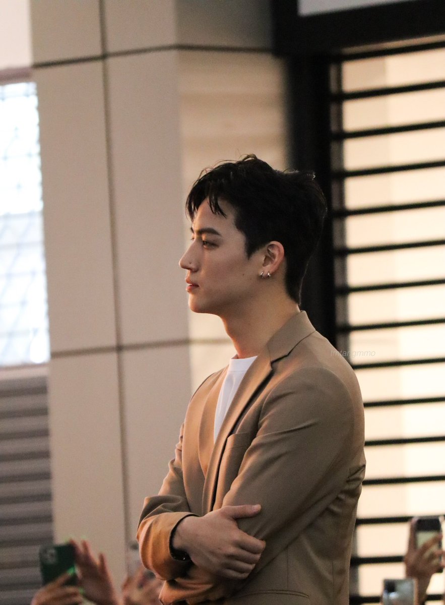 it was giving kdrama actor