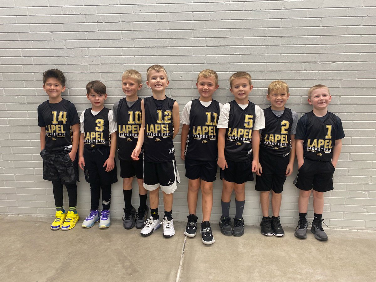 LapelBoysBBALL's tweet photo. Lapel Dawgs 2nd Grade Gold with a strong day.  Went 2-0.  Defeated Elwood 18-10 and Elwood L 12-0.  Great job boys!!!  #LapelBasketball https://t.co/ZsOLdngqvL