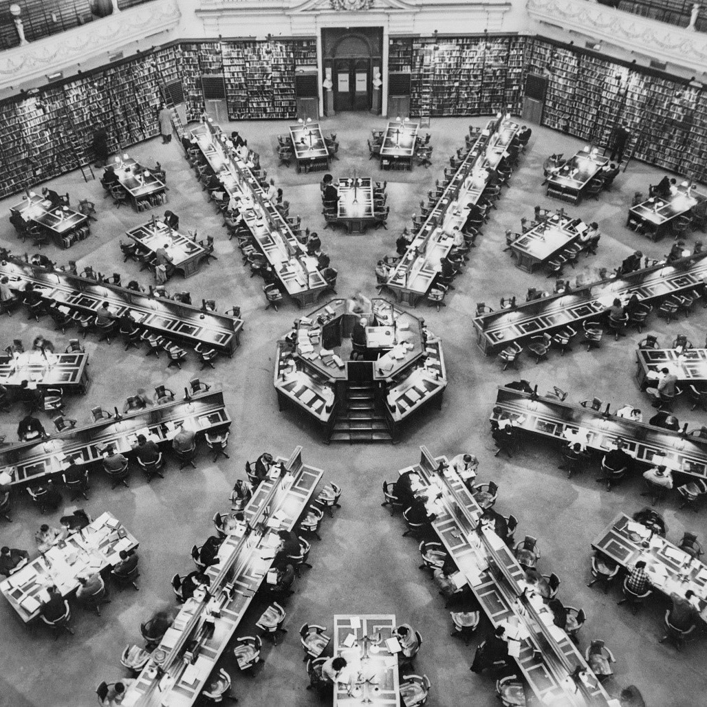 naagovau's tweet photo. The La Trobe Reading Room at @Library_Vic, 1957. Photographed from the fourth-floor gallery by Cliff Bottomley.

Officially opened on this day 109 years ago, the room today houses the library’s Australiana collection. Have you read under the dome?

NAA: A1200, L22756 https://t.co/XGKFy6d6gD