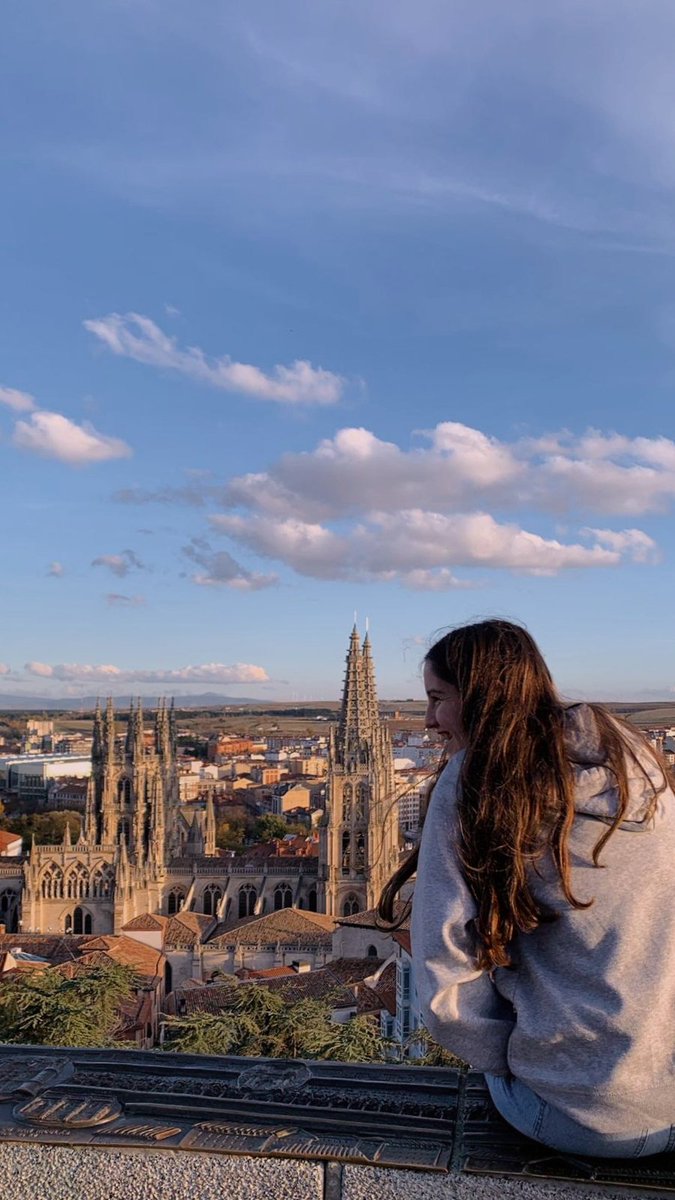 ceeliafdz's tweet photo. burgos y carlota💗 https://t.co/b9i2bHb5Zy