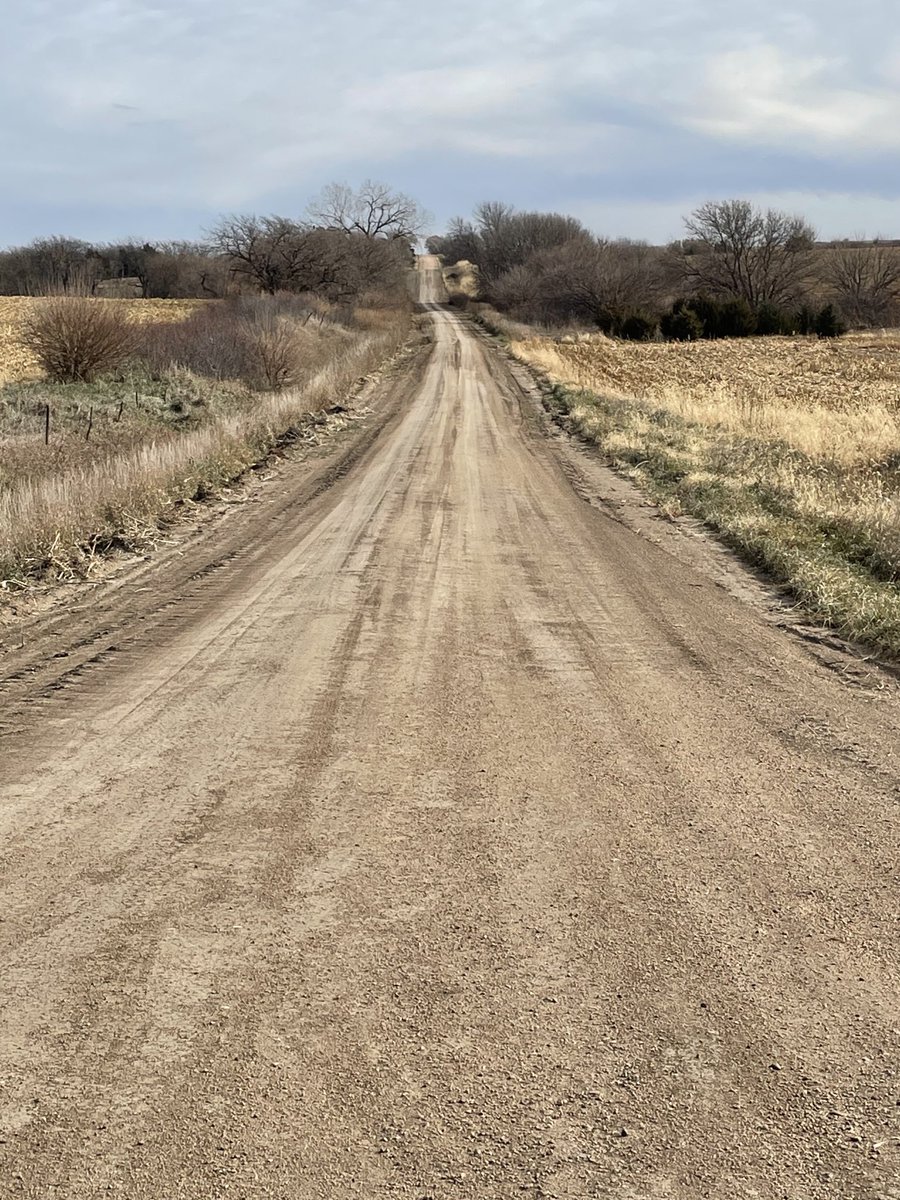 markvarner09's tweet photo. There’s a big difference between yesterdays 25° &amp; ☀️vs today’s 38° mostly cloudy &amp; windy. Will take the sun every day. 4 miles done ✅ #runchat #fall #running #hills https://t.co/JgcoeOFmWW