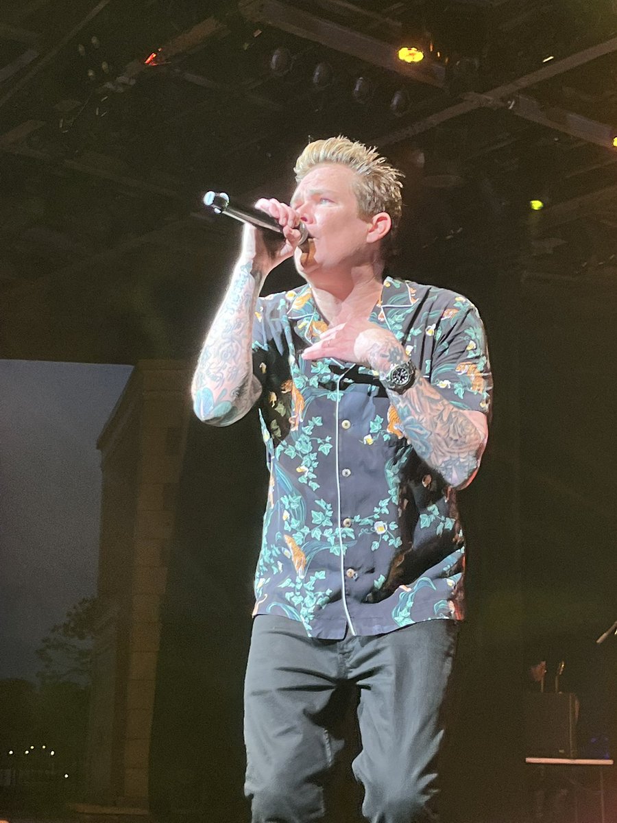 I took no less than 1,834 pictures of <a href="/mark_mcgrath/">Mark McGrath</a> tonight, and I see nothing wrong with that.