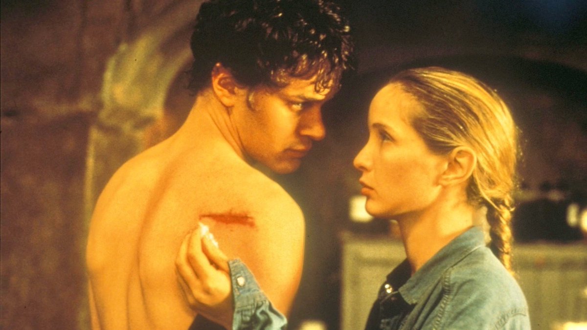 EugWSerra's tweet photo. On December 25, 1997, An American Werewolf in Paris was released. #AnAmericanWerewolfInParis #TomEverettScott #JulieDelpy
#VinceVieluf #PhilBuckman
#JulieBowen #PierreCosso
#TomNovembre #ThierryLhermitte https://t.co/paofnx8lAZ