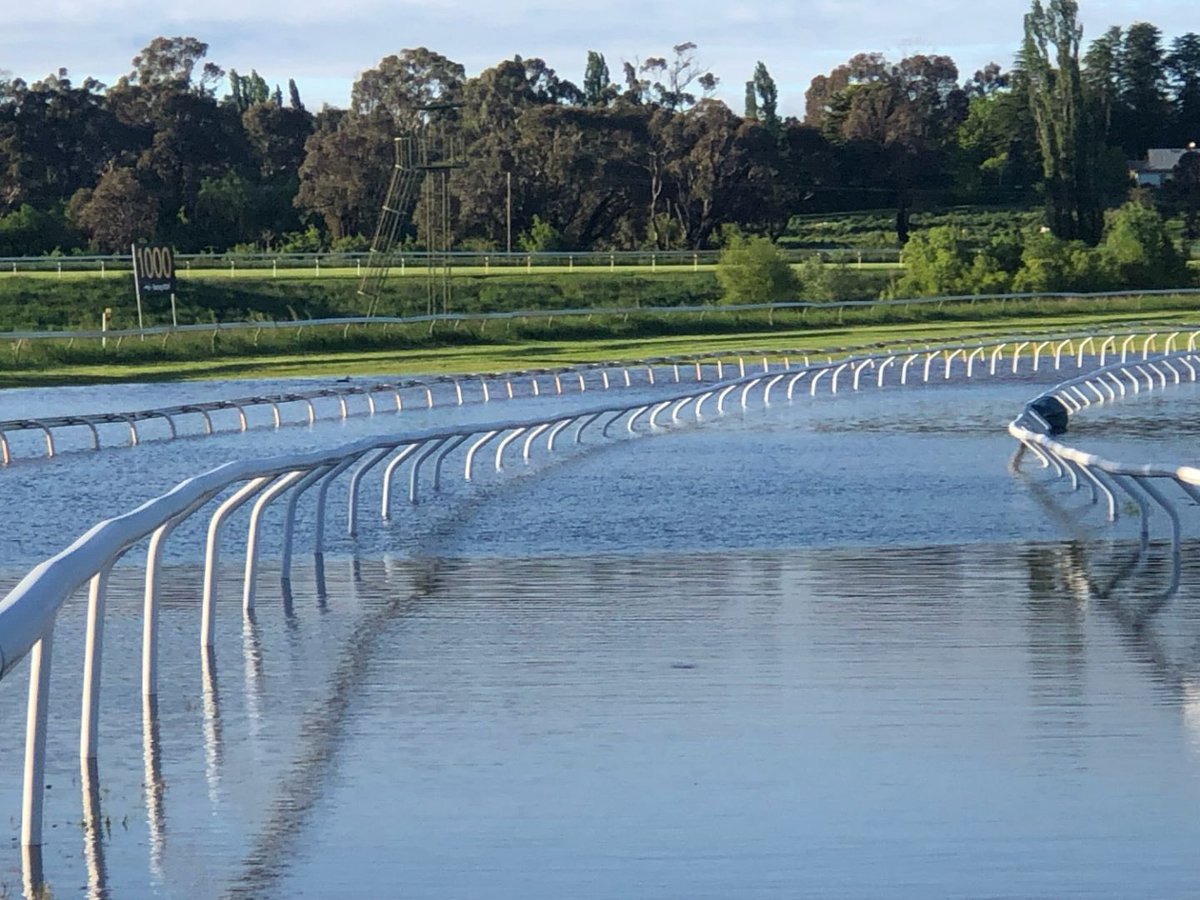 90mls at Orange overnight!

Thinking of all those again affected by these floods.🧡
📸: <a href="/RacingOrange2/">Racing Orange</a>