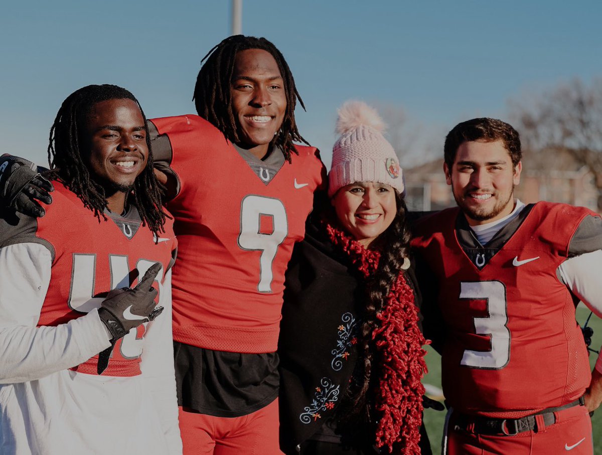 Hastings College Football v Northwestern! 🏈 #seniornight <a href="/rjmack1024/">Arjee Mack Myers</a> @HCBroncoFball @HCBroncoFball