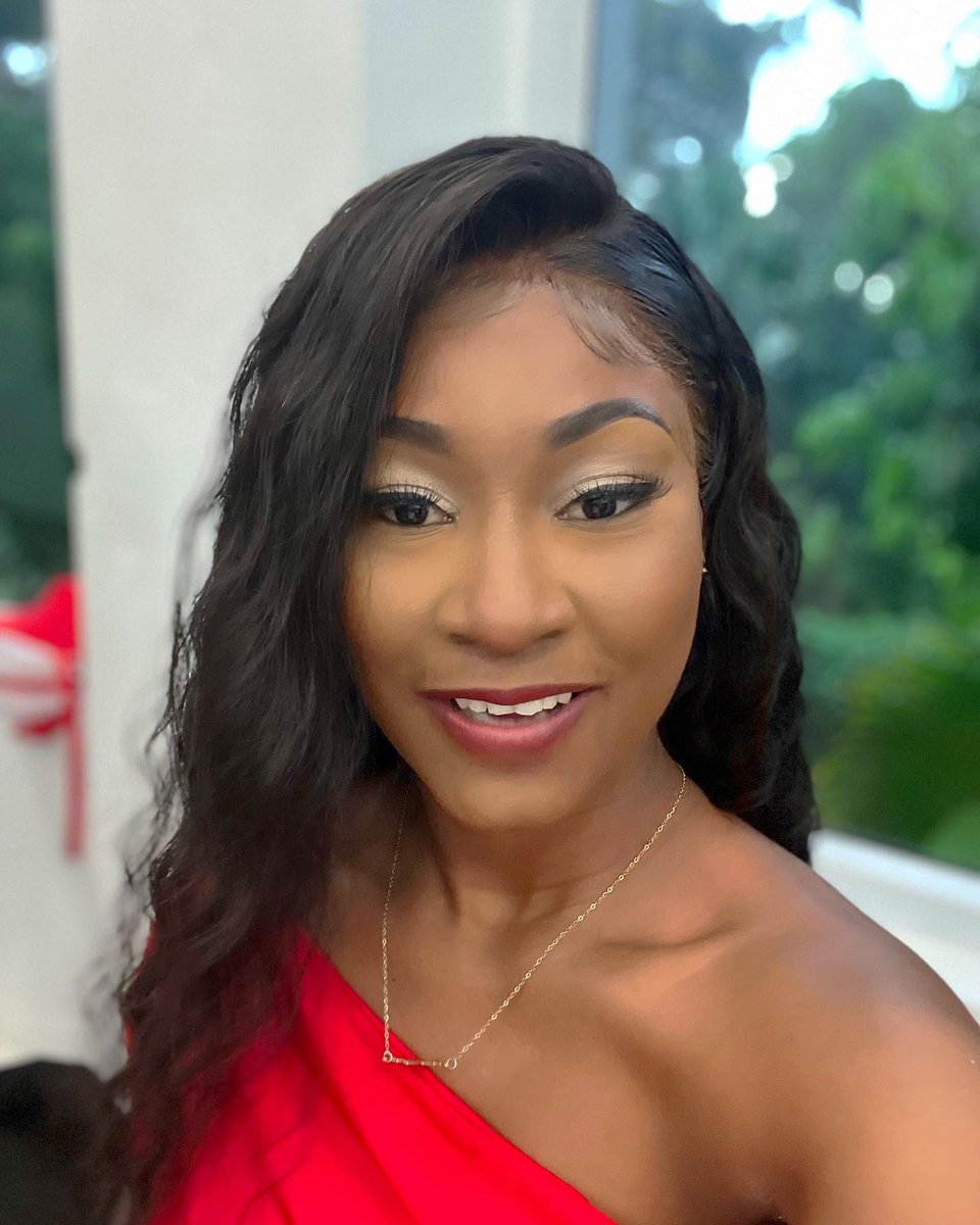 Shezzela's tweet photo. I like me in red 💅❤️ https://t.co/8ECkLQ6LYe