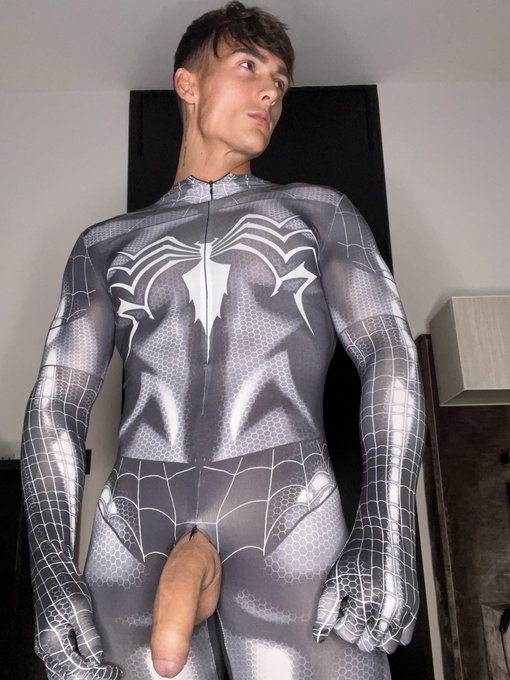 levysecretsx's tweet photo. Normally I don’t post hard cock nudes for free, but y’all deserve it since I hit 500k followers on here in less than 6 months ! If you want to see more extreme stuff and long videos follow me here https://t.co/OK8lzwA53P
 free to follow you decide if you become a fan yes or no 🥰 https://t.co/8D6IGSb7Qy