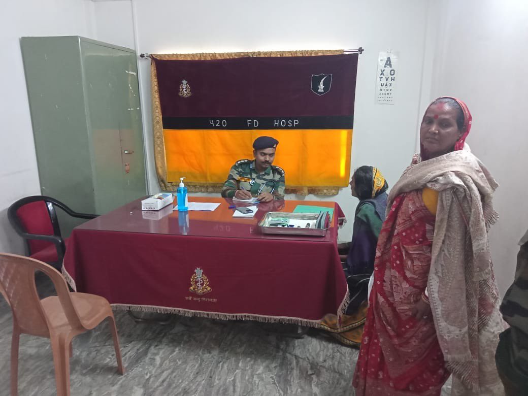 trishakticorps's tweet photo. #WorldDiabeteseDay

#KripanDivision reached out to locals at #Binnaguri, providing consultation, free blood sugar testing &amp; medicines on the occasion. Citizens welcomed the initiative by turning up in large numbers

#DiabeteseFreeWorld
#HealthIsWealth

@adgpi
@easterncomd https://t.co/v8nywZMBBH
