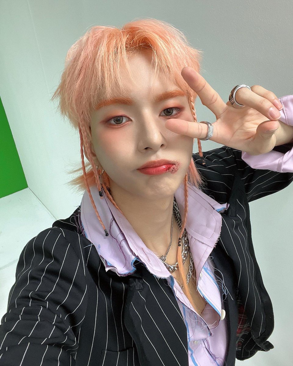 odethinker's tweet image. ode’s skin here looks so soft and squishy