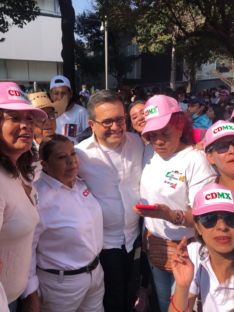 ildefonsogv's tweet photo. Hoy la ciudadanía ha manifestado su deseo de cuidar nuestra democracia y sus instituciones.

La arbitraria iniciativa por parte del Ejecutivo para desaparecer al @INEMexico NO pasará en la Cámara de Diputados.

#YoDefiendoAlINE
#ElINENoSeToca 
#TodosSomosMexico https://t.co/XyZ3BcYUbQ