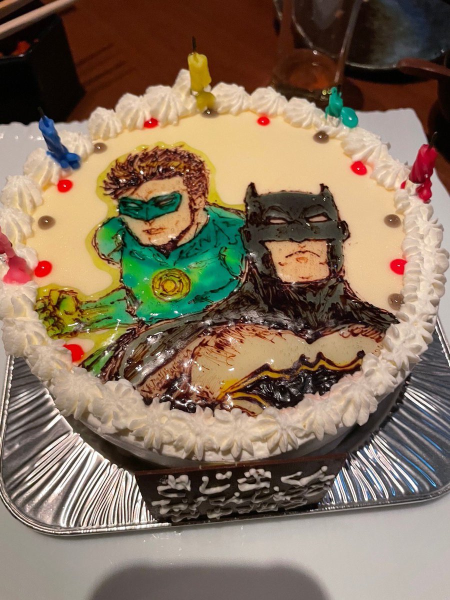 友達が撮ってくれた写真と友達の推しぬい達と映った写真❣️ワイはケーキのことで頭いっぱいでぬいを忘れた無能マンですた🤞 