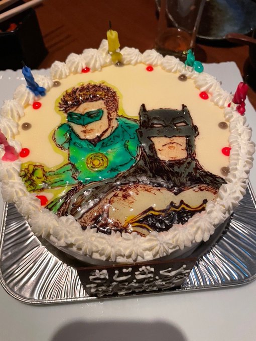 友達が撮ってくれた写真と友達の推しぬい達と映った写真❣️ワイはケーキのことで頭いっぱいでぬいを忘れた無能マンですた🤞 