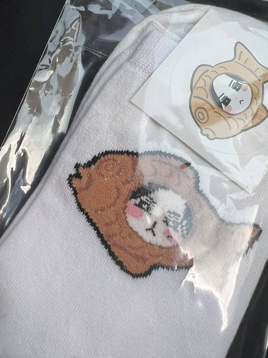 손딸랑.
한번에 양말 뽑은 여자👍
 #혜주와_구름위로_둥둥