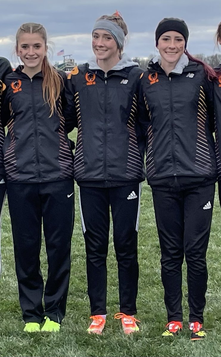 creekxc's tweet photo. Jr @abbyroberts0 18:27 PR 🔥!
Soph @Macierunz25 18:42 PR 💪!
Senior @ConferJamie 18:46 20 second PR 💥!
These ladies had amazing races today #NXRMidwest looking forward to Alabama in 3 weeks . #CREEKPR1DE 🧡🖤🧡 https://t.co/aS690ZQmIa