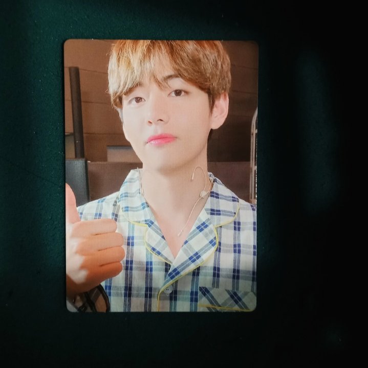 youralbumph's tweet photo. henlo peoplee, selling these tirang pob at photocards. nakaimbak nalang kasi sya baka itapon na ni mama.

100-180php ang prices nila. dm us if may napili silang item.

- can lower prices
- free pf
- thru shopee checkout https://t.co/7k7fUMx4dF