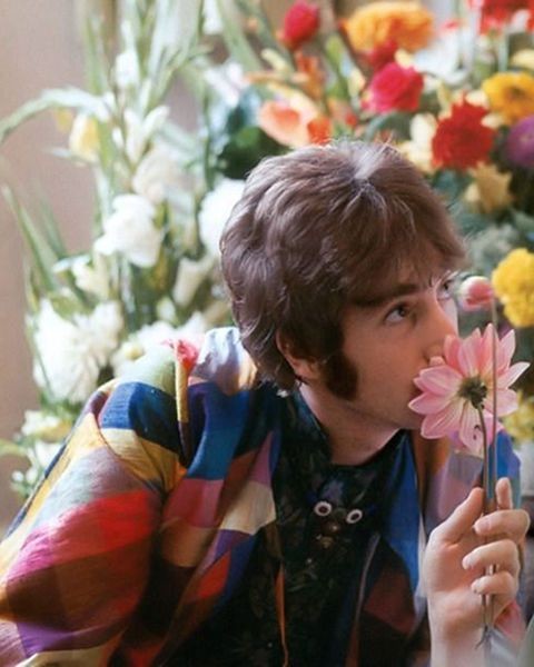 travelingwilbri's tweet photo. I miss john lennon. https://t.co/AKWsNmUjwf