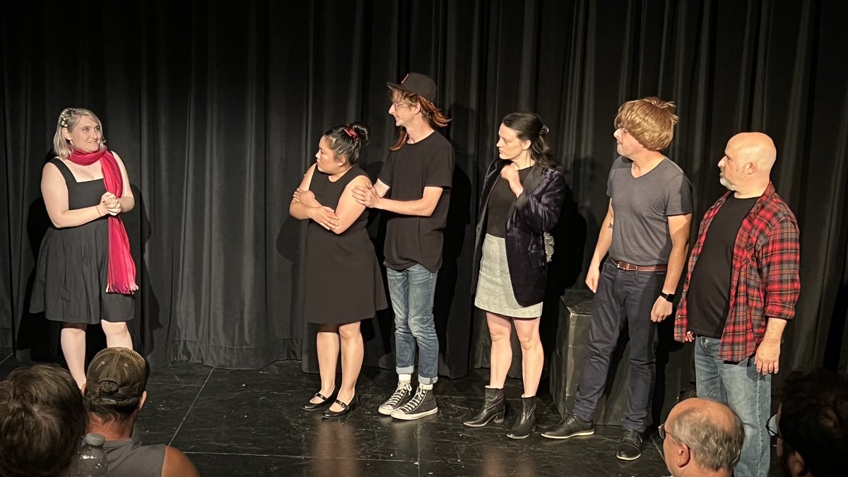 BeyondJamesBlog's tweet photo. Fresh from its sold-out, award-winning stint at the @HamFringeHFTco , #Hamont comedy theatre company @redbrickcomedy is back at @TheStaircase this December for an all-Christmas run of its fully-improvised tribute to Hallmark movies. 

https://t.co/G3vIenbqNw https://t.co/VoZrmW7oJI