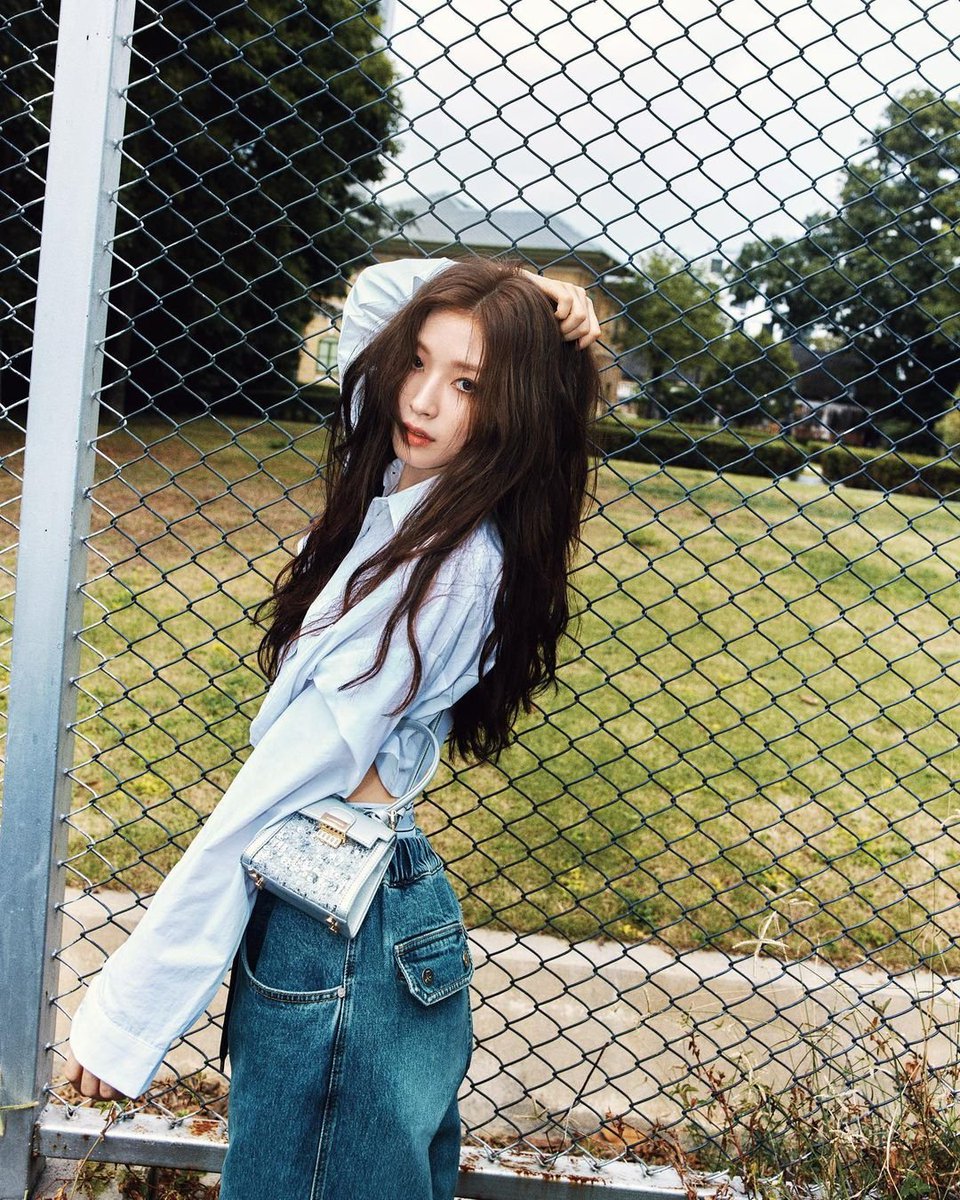 daiIyarin's tweet photo. ARIN for DAZED Korea - GROW UP Bangkok pictorial 🤍 https://t.co/NWm7LRJOUA